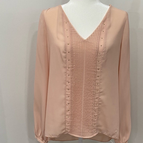 White House Black Market Blush V-Neck Blouse - Picture 2 of 8